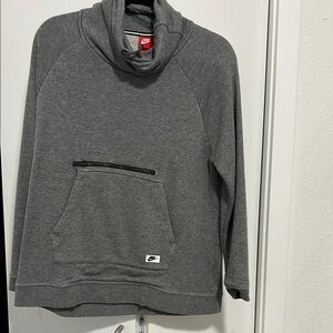 Nike women Turtleneck Size M